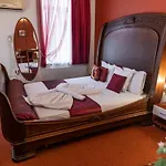Charlino Plaza Hotel
