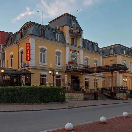 Charlino Plaza מלון