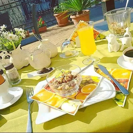 Charlino Plaza רוסה