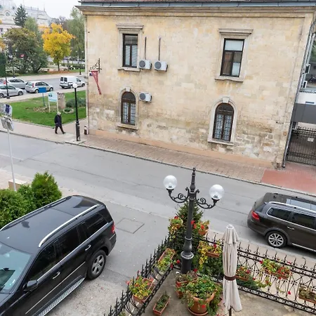 Charlino Plaza מלון רוסה