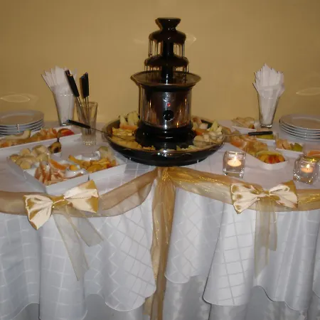 מלון Charlino Plaza