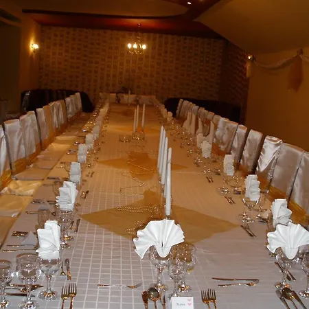 Charlino Plaza מלון