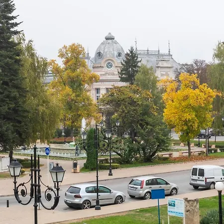 מלון Charlino Plaza 3*