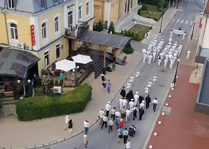 Hotel Charlino Plaza 3*