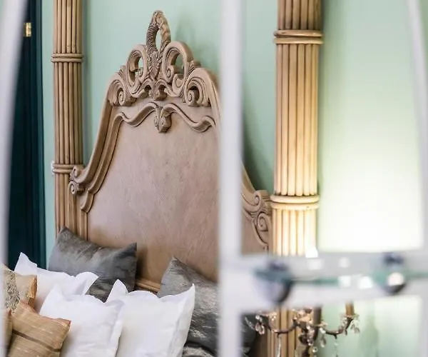 Hotel Charlino Plaza 3*